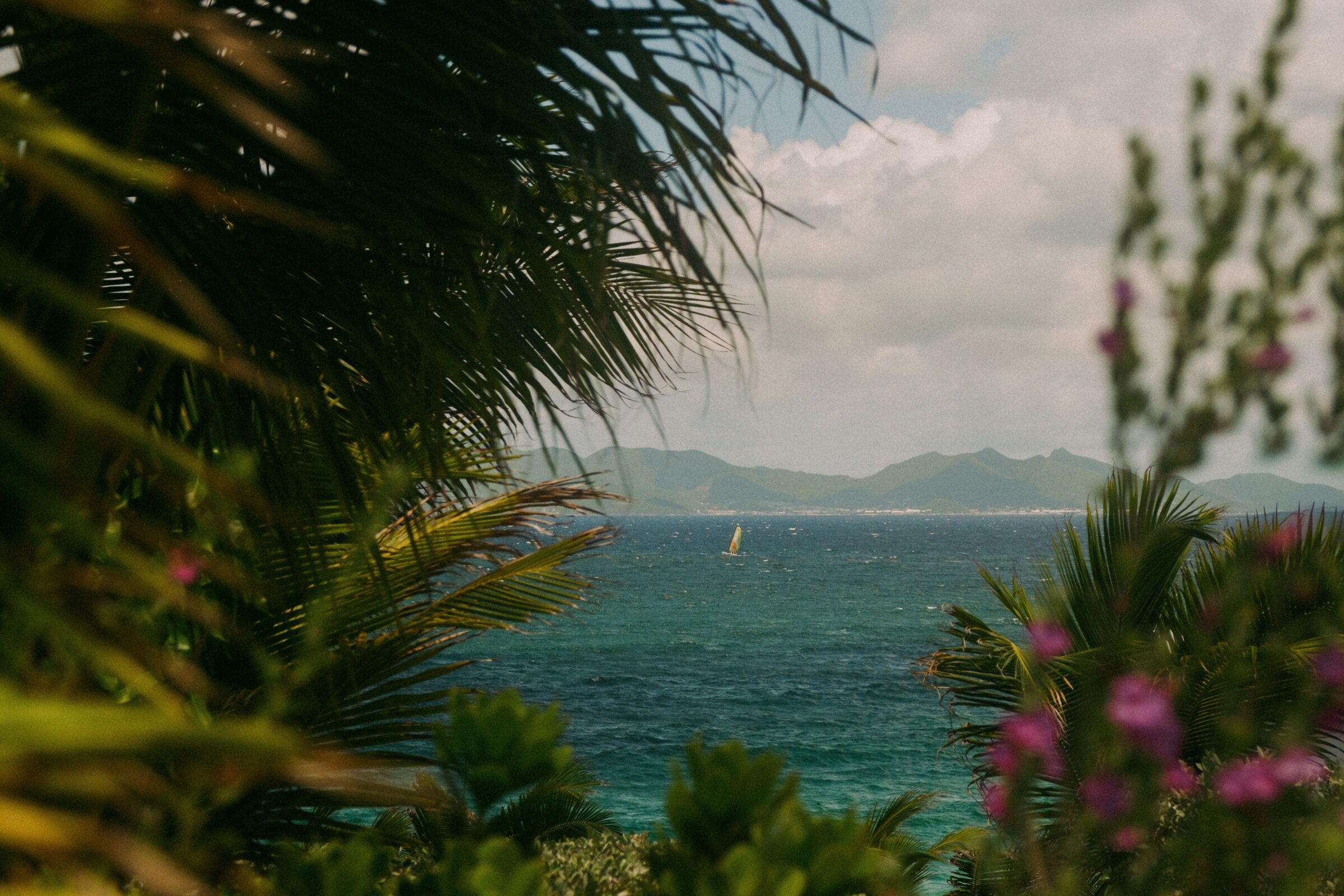 Hustl – events on private islands and yachts