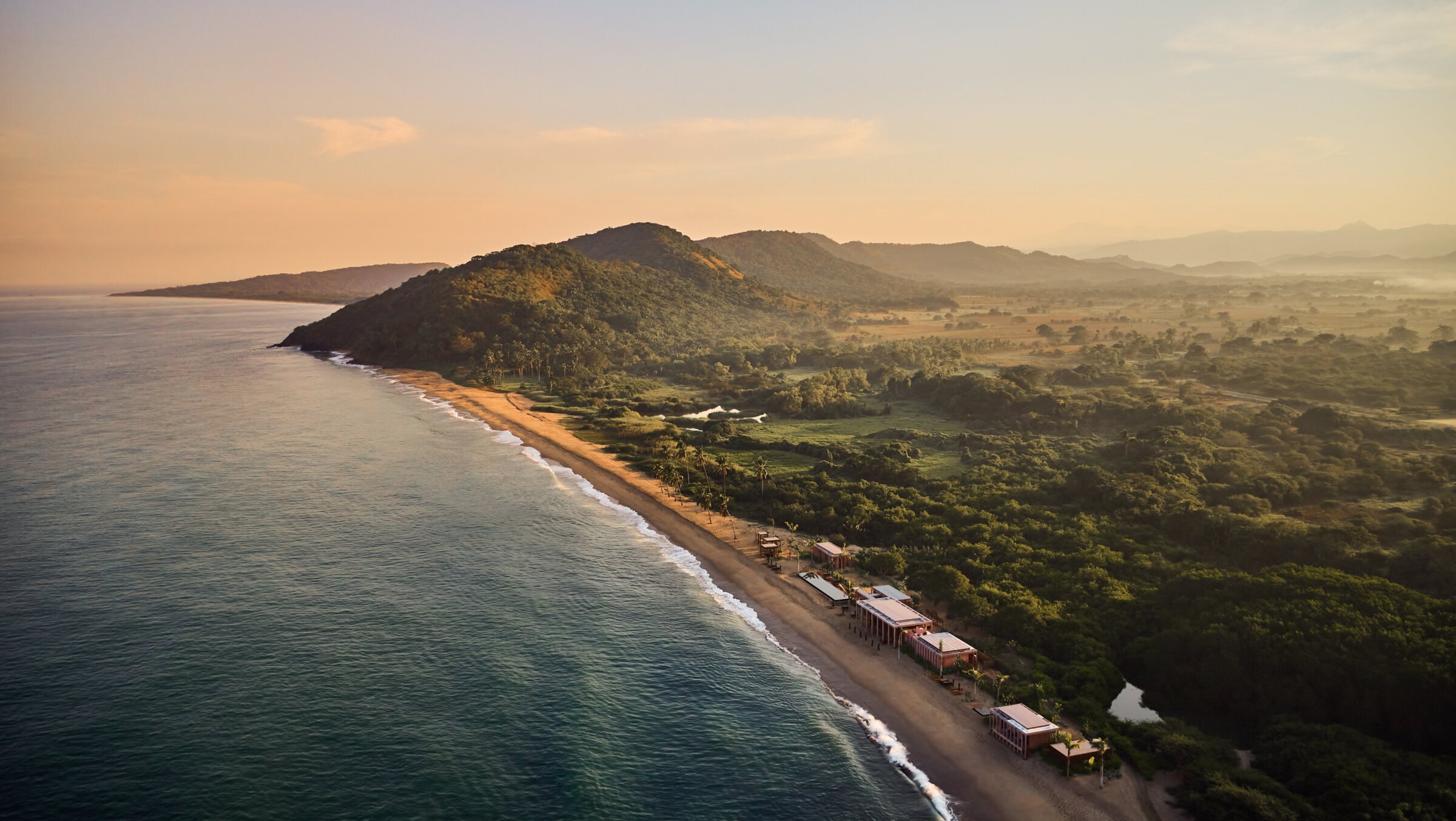 One&Only – the Mandarina coast from the air at dawn