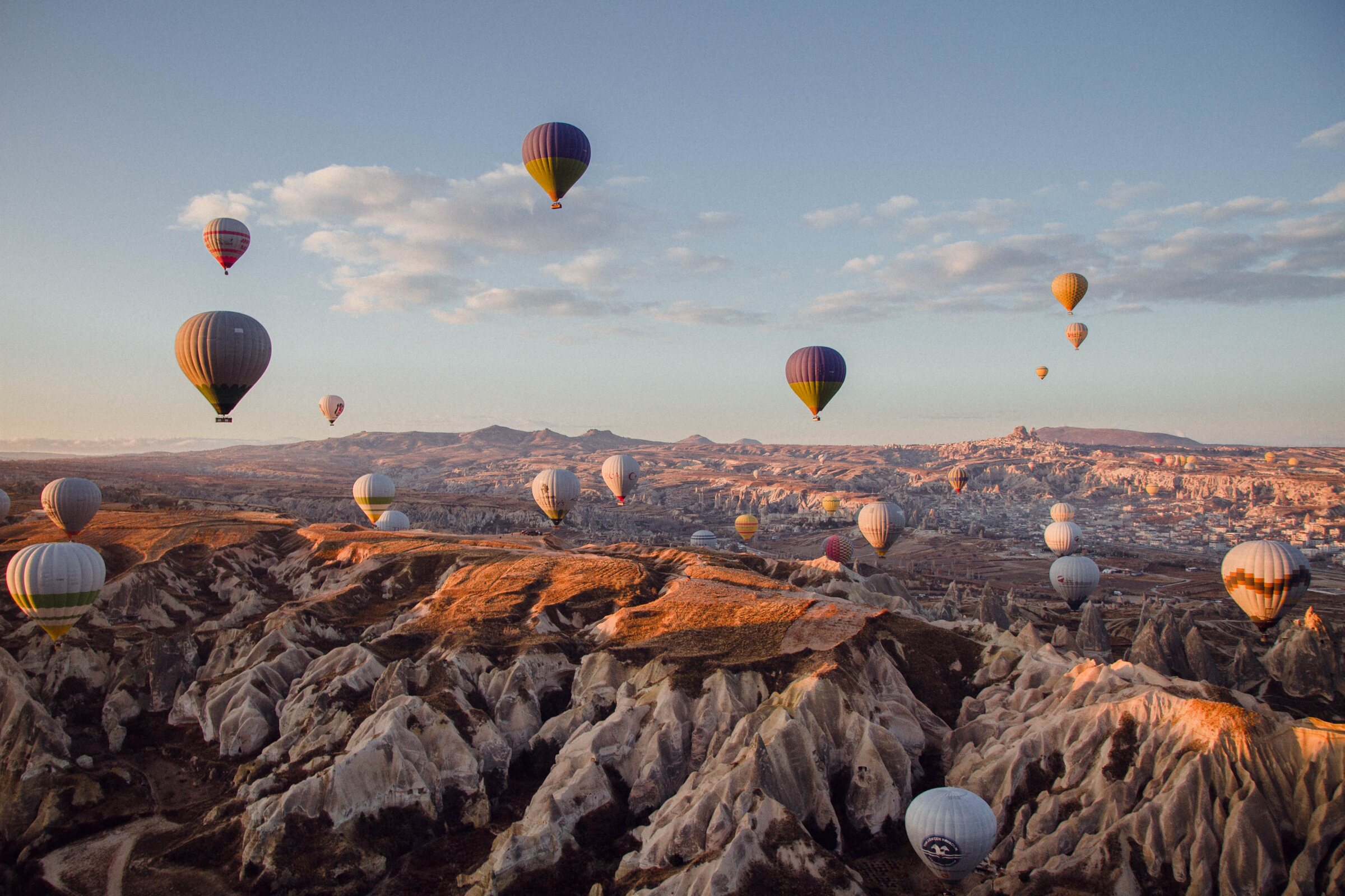 Sevven Travel – balloons over Cappadocia